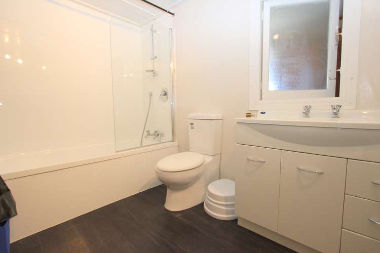 14 Howick Road Blenheim Central_7