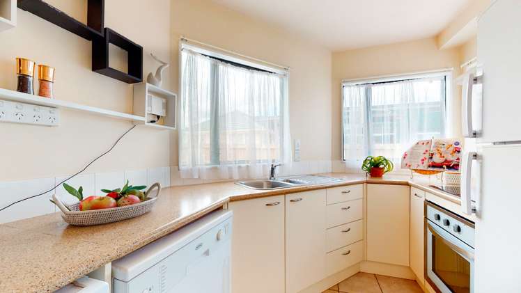 2/89 Portage Road New Lynn_7