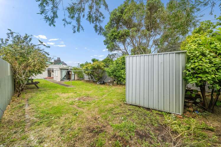 47 Riddlers Crescent Petone_14