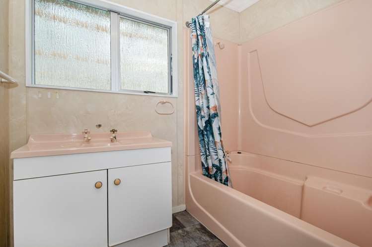 186 Old School Road Maungakaramea_8