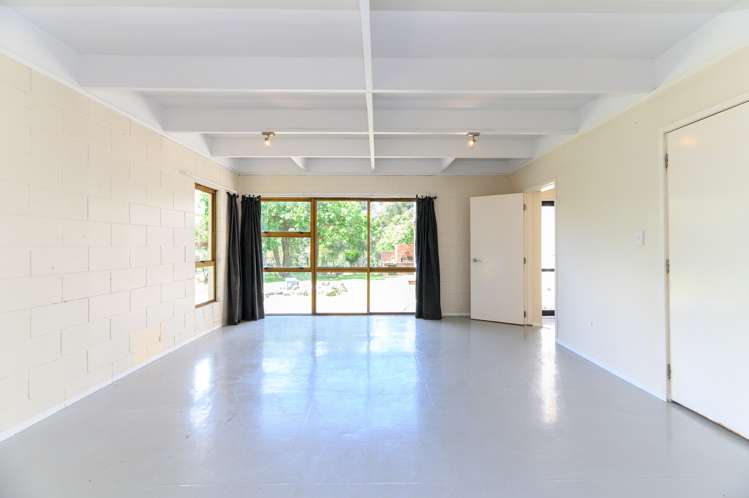 6 Shirley Road Parau_23