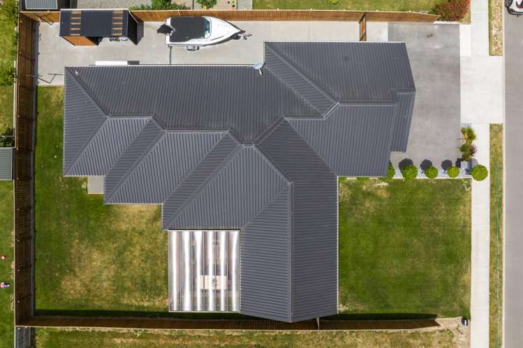 11 Kittyhawk Road Burleigh_3