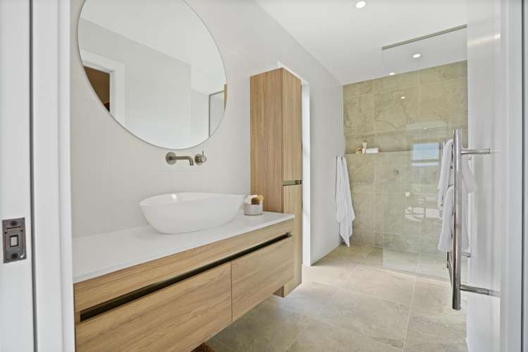 21 Fred Carr Place One Tree Point_15
