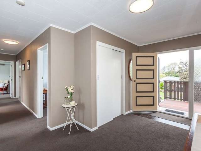 54 Wikiriwhi Crescent Awapuni_2