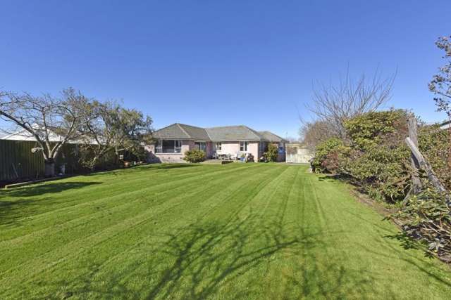 6 Adrian Place Shirley_1