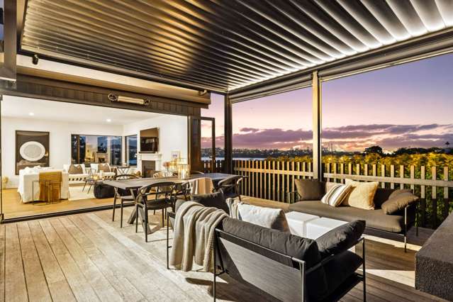 Sensational Entertainer with Sea Views