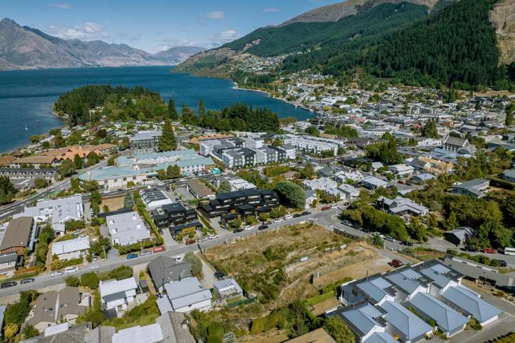 9-13 Hallenstein Street & 1 York Street Queenstown_5