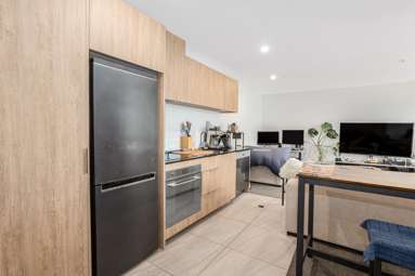 E1105/160 Victoria Street_3