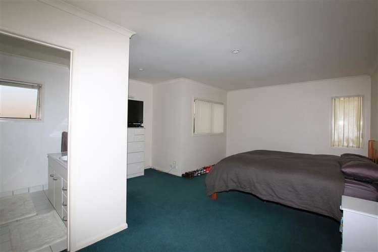 12 Chettle Court New Lynn_5