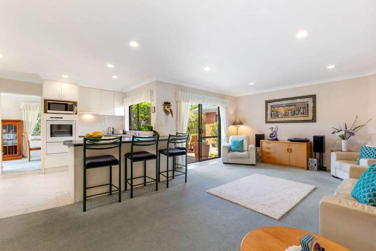 7 Flora Place Wattle Downs_6