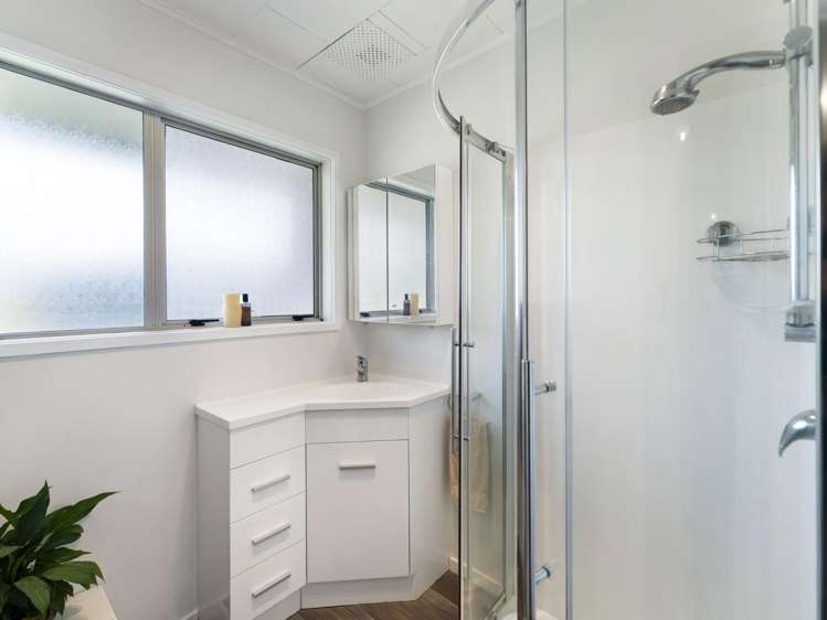 29 Heather Green Avenue Meremere_13