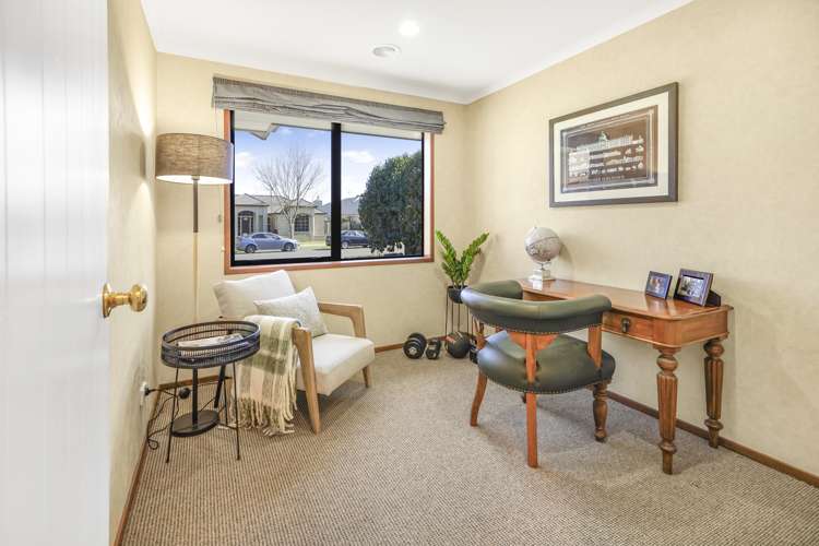 85 Huntington Drive Huntington_17