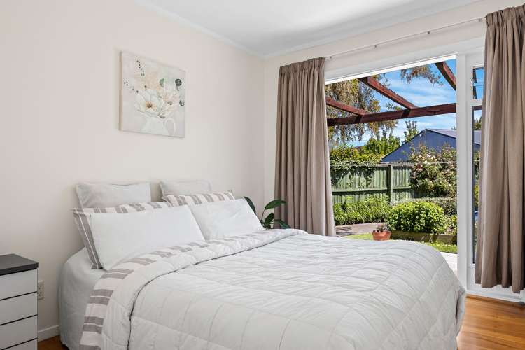 6 Nyoli Street Northcote_21