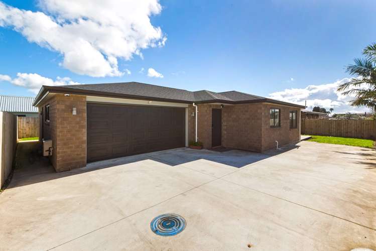 37a Beach Road Pahurehure_0