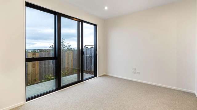 8/11 Ryburn Road Mt Wellington_4