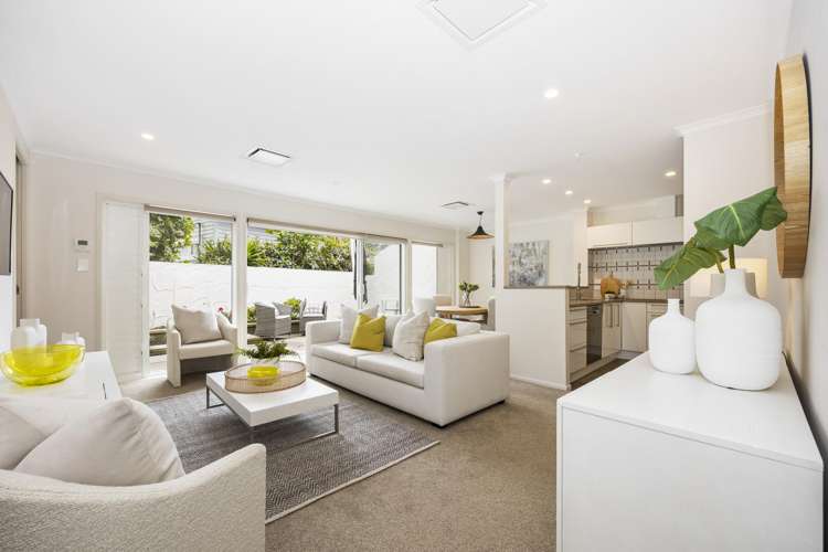 2/19 Seaview Avenue Northcote_3