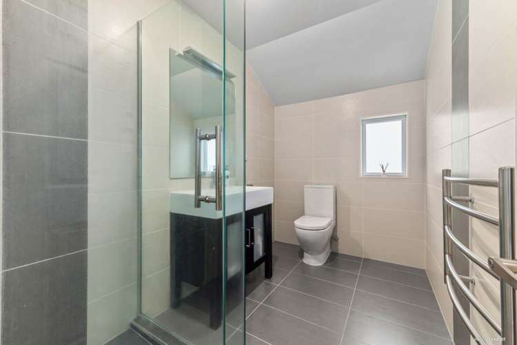 684 Beach Road Browns Bay_9