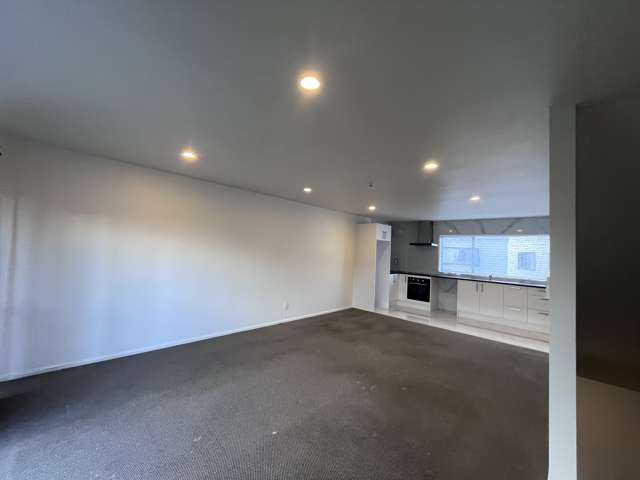 18/1C Briar  Way New Lynn_1