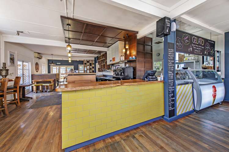 5672 West Coast Road Springfield_10