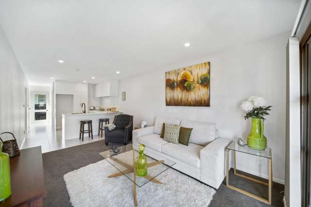 6/25-A Vine Street Mangere East_3