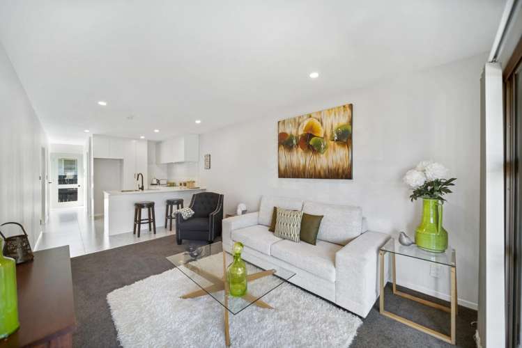 6/25-A Vine Street Mangere East_3