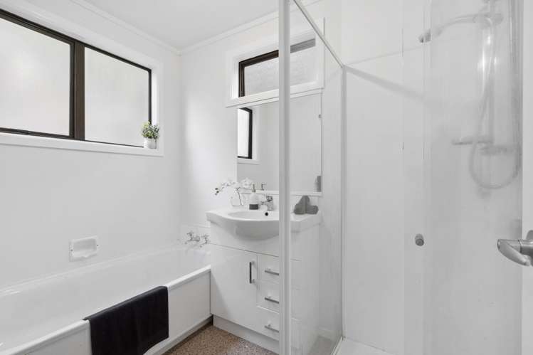 79 Sunbrae Drive Silverstream_13