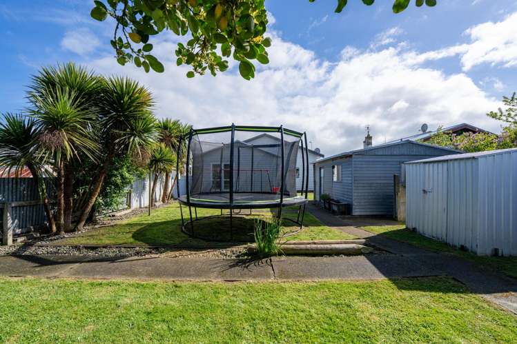 31 Lowe Street Avenal_18