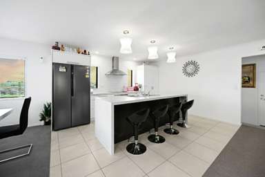 56 Farnborough Drive_2