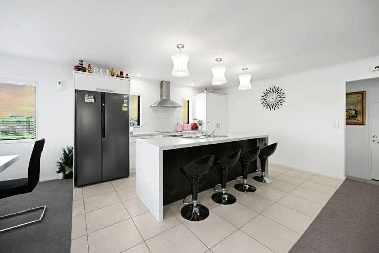 56 Farnborough Drive Grandview Heights_2