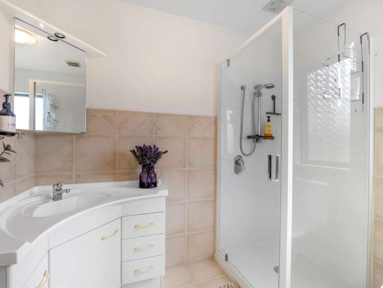 76 Moffat Drive Lincoln_12