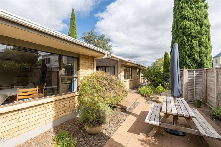 528 Grey Street Hamilton East_17