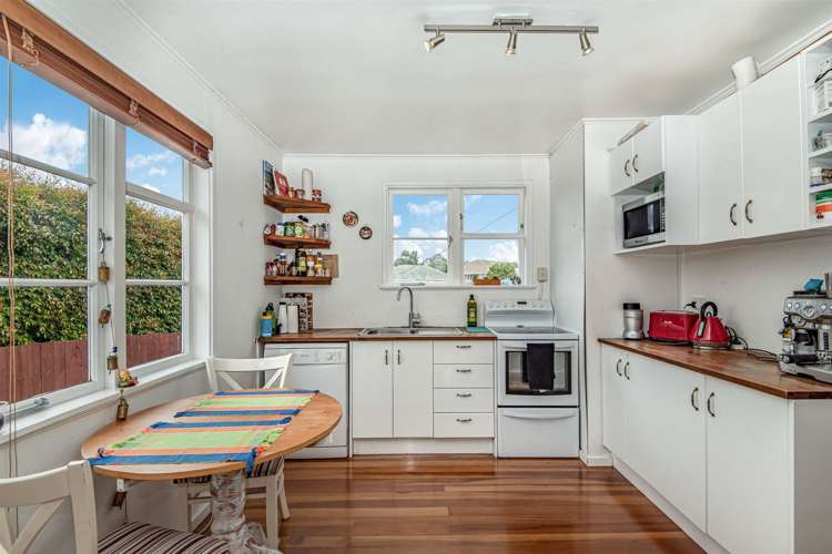 46 Philomel Crescent Bayswater_5