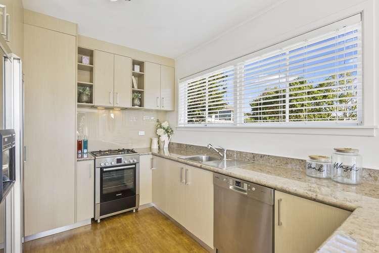 41 Seymour Road Mellons Bay_8
