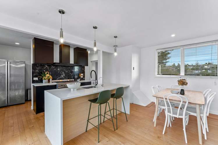 98 Eskdale Road Birkdale_2