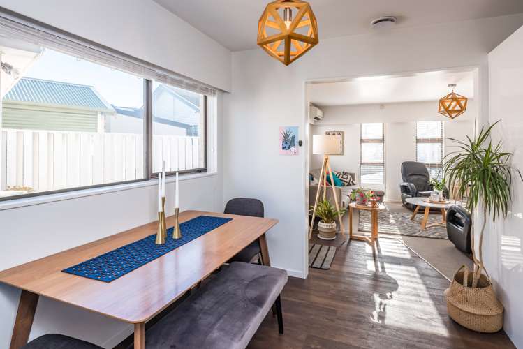 2/50 Devonshire Road Miramar_3