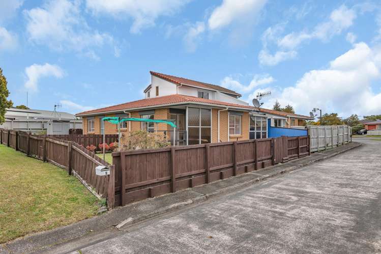 2/16 Cypress Gardens Place Onerahi_23