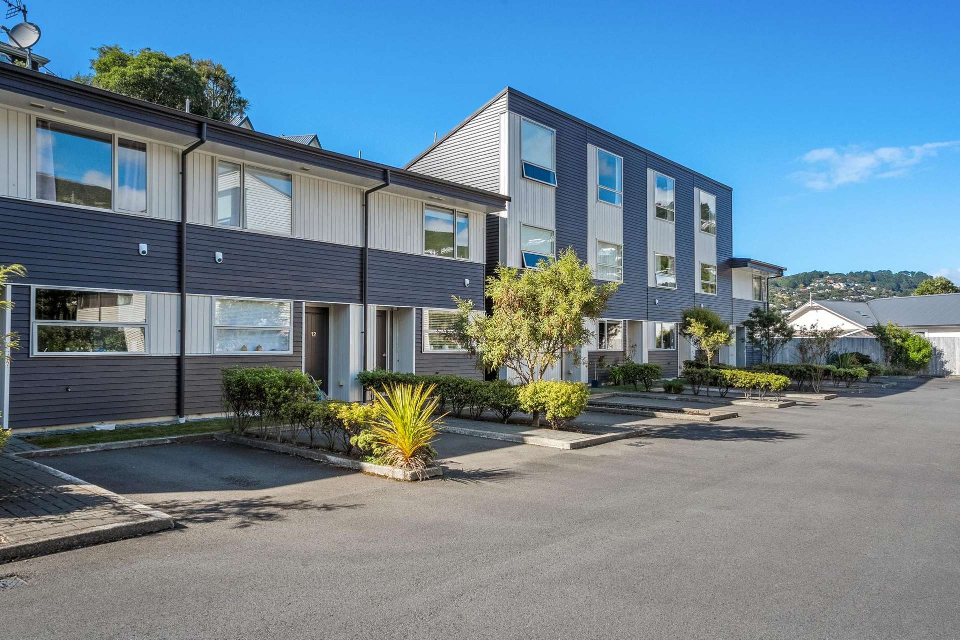 11/8 Thatcher Crescent, Crofton Downs_0