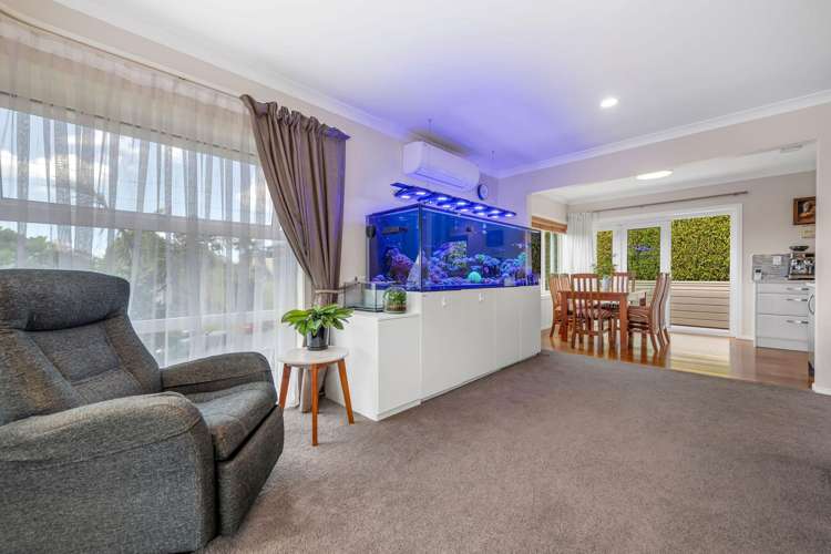 10 Charles Dickens Drive Mellons Bay_9