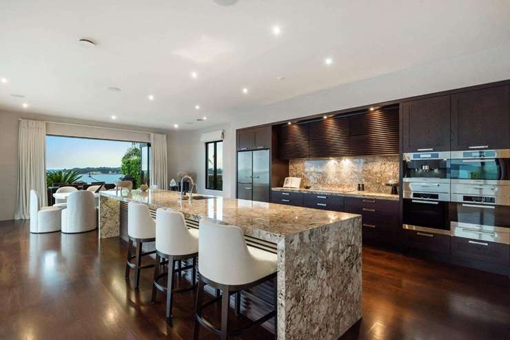 A luxury waterfront home on Riddell Road, in Auckland's Glendowie, was sold last month to a Kiwi expat based in New York.  Photo / Supplied