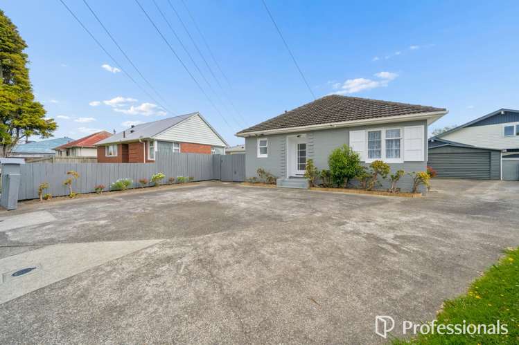 15 Naenae Road Naenae_17