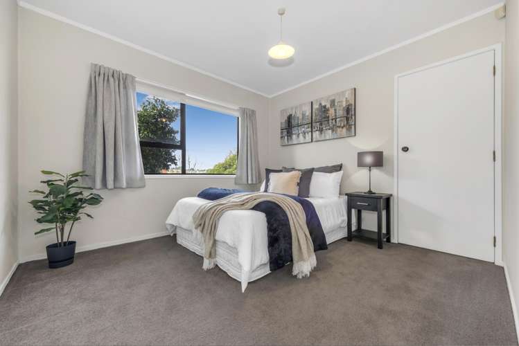 1/70 Mirrabooka Avenue Botany Downs_12