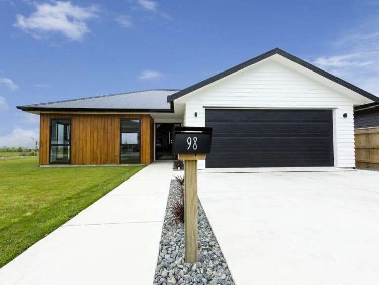 98 Riverstone Drive Riverstone Terraces_19