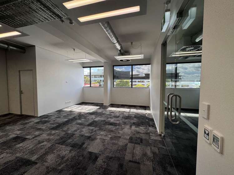 Level 2/1 Byron Avenue Takapuna_6