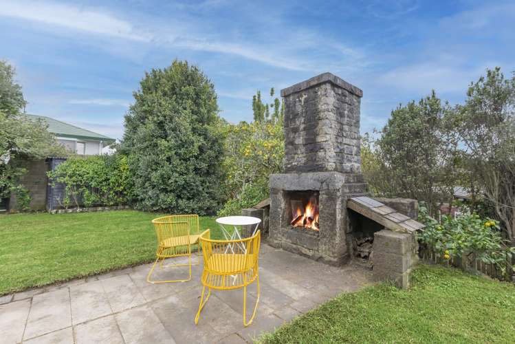 17 Onewa Road Northcote_7