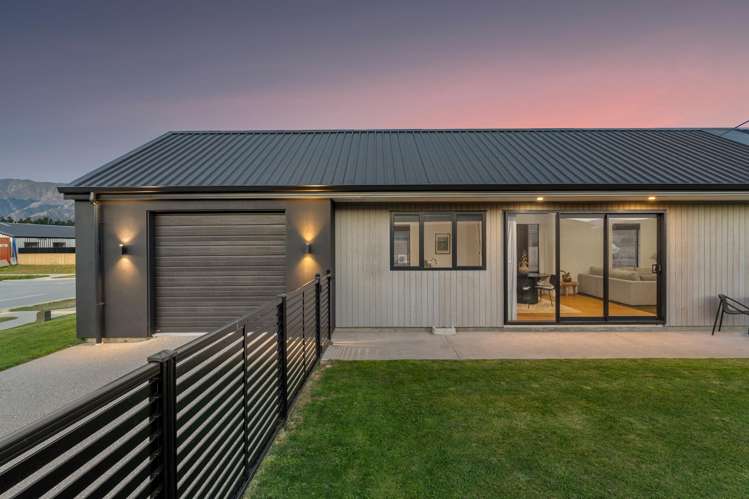 101 Burdon Loop Lake Hawea_19