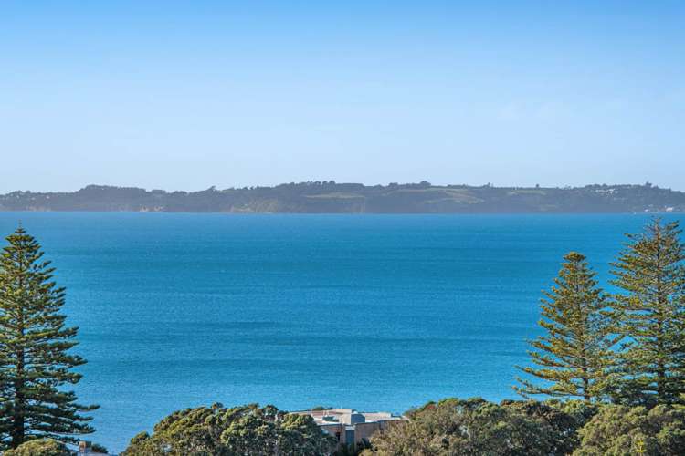 1111/11 Tamariki Avenue Orewa_26