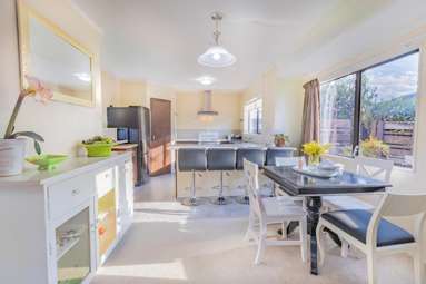 84B Gloucester Road_4