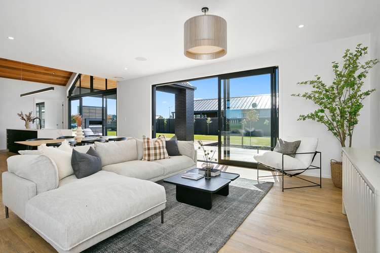 7 Artistic Avenue Leamington_10