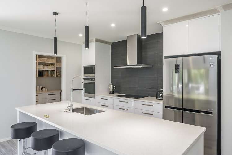 2 Stoneleigh Grove Paraparaumu_4