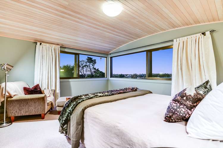 145 Lake Crescent Hamilton Lake_14